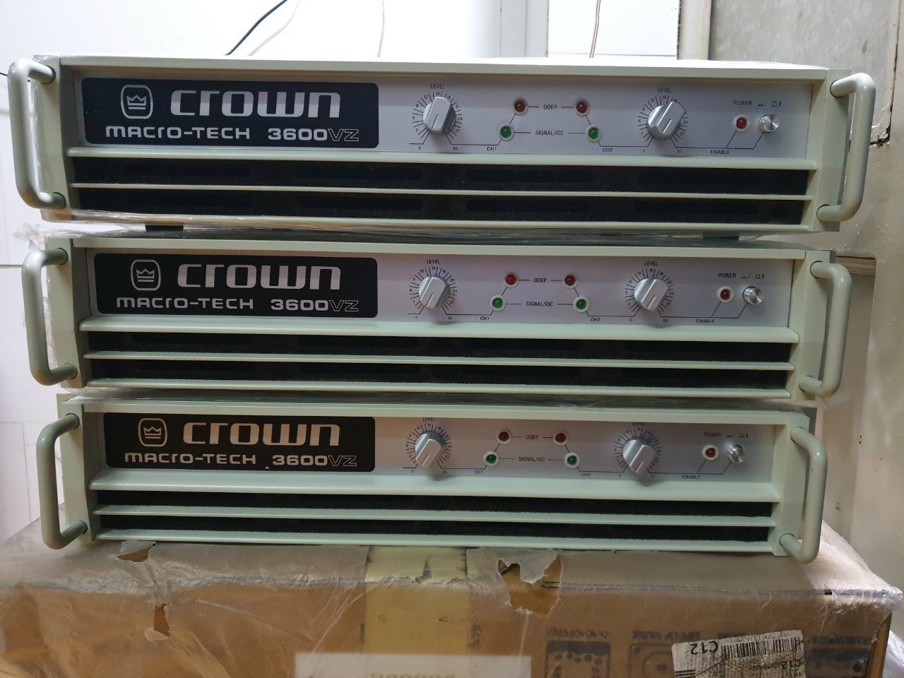 Cục đẩy công suất Crown 3600 2